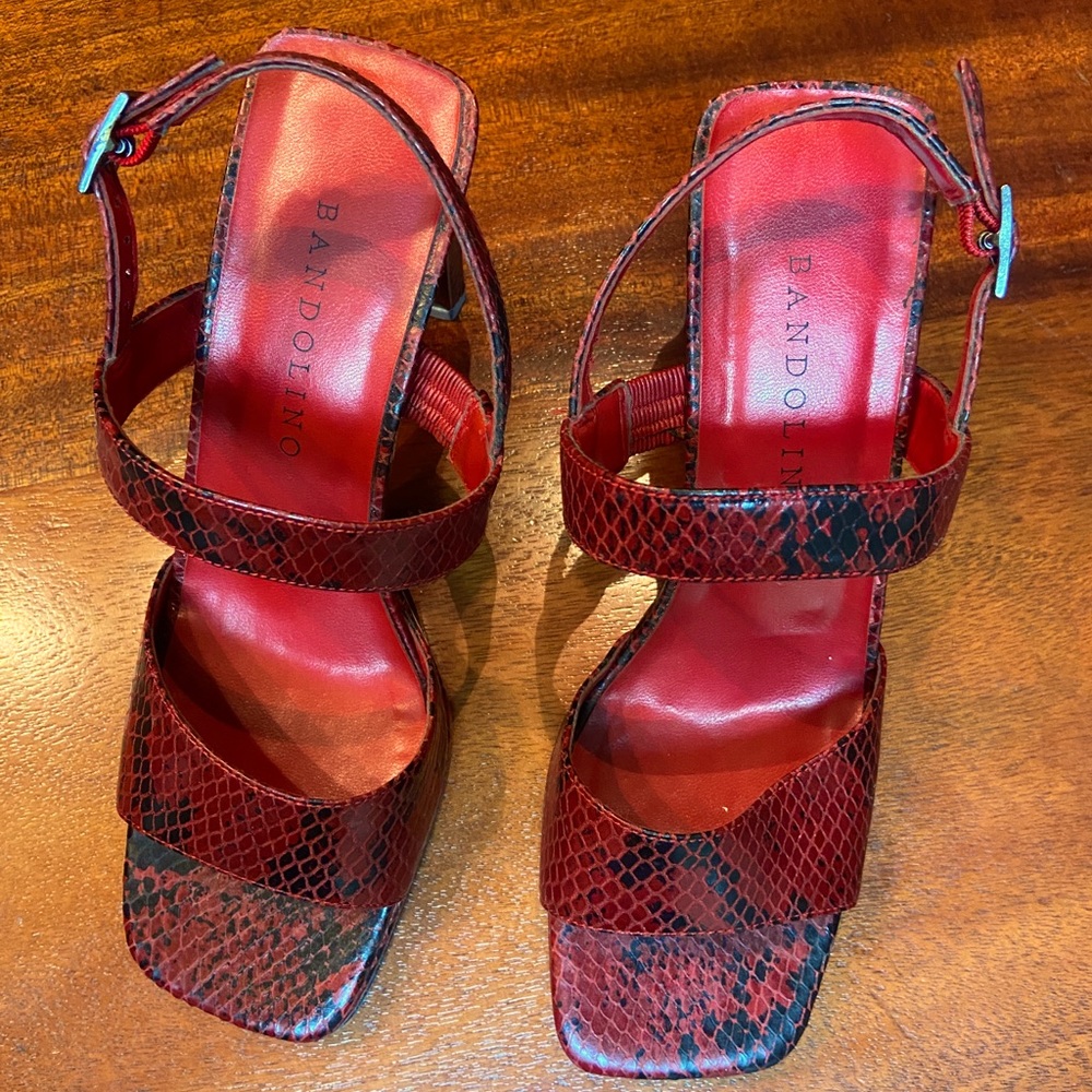 Red and black Bandolino strappy heels size 6